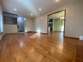 9601 Horton St in Overland Park, KS - Foto de edificio - Building Photo