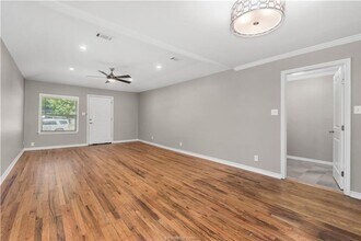 Available June 2026! Adorable 3 Bedroom Ho in Bryan, TX - Building Photo - Building Photo