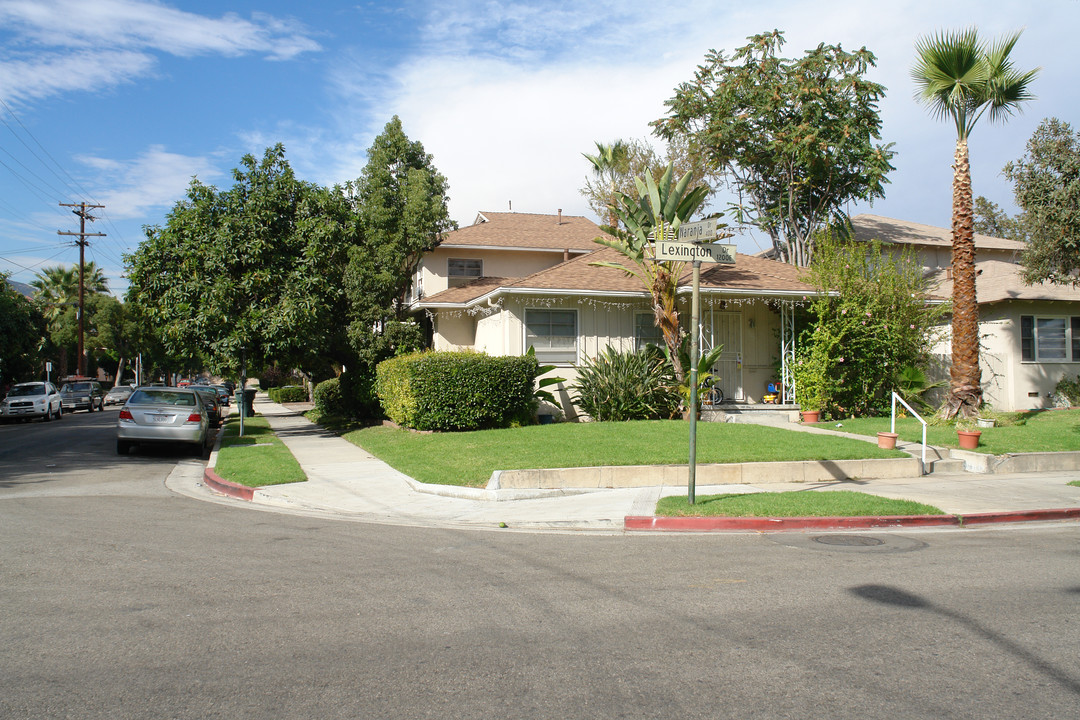 1205 E Lexington Dr in Glendale, CA - Building Photo