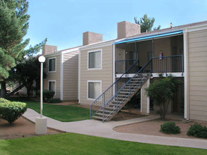 Las Brisas in Sierra Vista, AZ - Building Photo - Building Photo