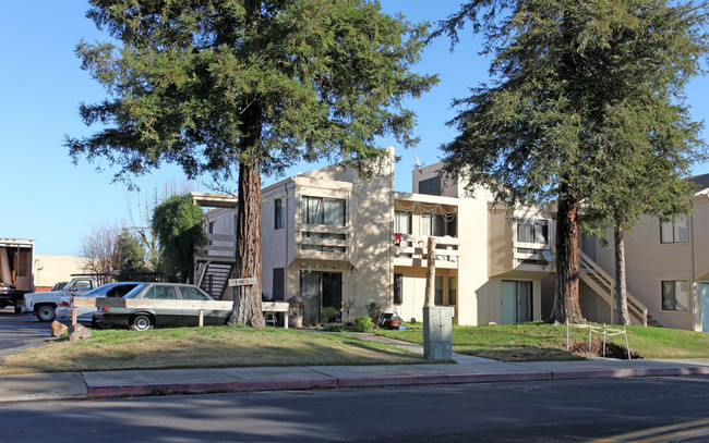 Boardwalk Apartments in Turlock, CA - Building Photo - Building Photo