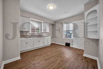 868 Cordova Ave in Akron, OH - Building Photo - Building Photo