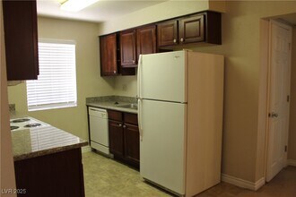 4310 Sandy River Dr in Las Vegas, NV - Foto de edificio - Building Photo