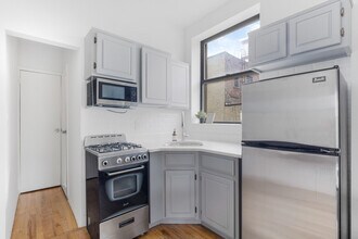 321 E 116th St in New York, NY - Building Photo - Building Photo