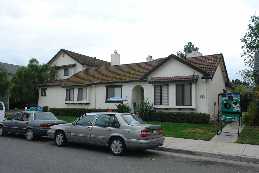 4977 Edgar in San Jose, CA - Foto de edificio