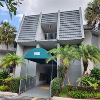 9101 Lime Bay Blvd in Tamarac, FL - Building Photo