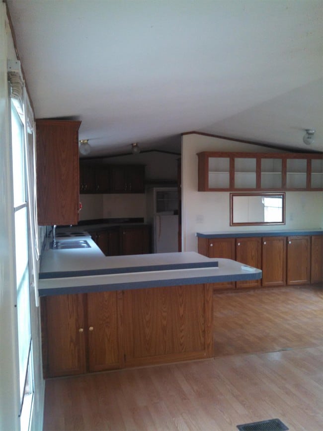 48 Willowbrook Ct in Martindale, TX - Building Photo - Building Photo