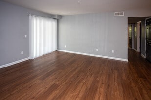 The Reserve at Red Bank Apartment Homes in Chattanooga, TN - Building Photo