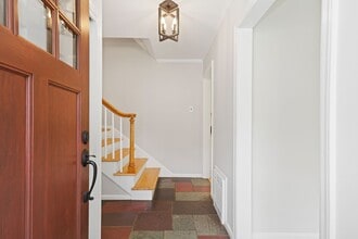 8 Muriel Pl in Greenwich, CT - Foto de edificio - Building Photo