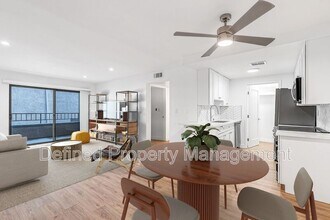 5807 Laurel Canyon Blvd in Los Angeles, CA - Building Photo - Building Photo