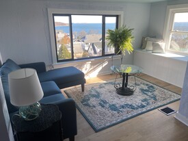 9 Gladstone St, Unit FURNISHED SEASIDE APT. Apartamentos