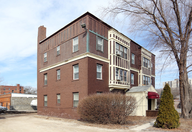 Sears Place in Des Moines, IA - Foto de edificio - Building Photo