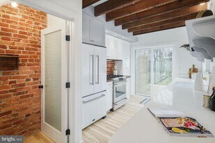 320 Iona Ave in Narberth, PA - Building Photo