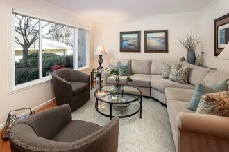 1248 Crescent Ter in Sunnyvale, CA - Foto de edificio - Building Photo