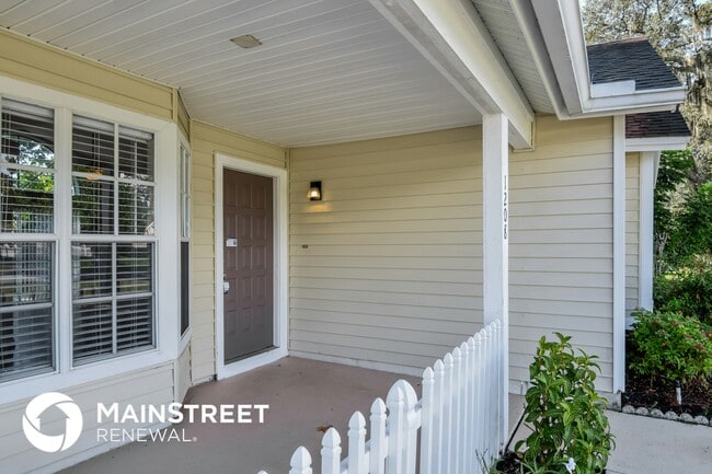 1208 Altoona Ave in Spring Hill, FL - Foto de edificio - Building Photo