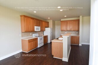 208 Edgecroft Way in Fuquay Varina, NC - Building Photo - Building Photo