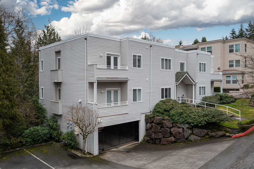 Brookside Park in Kirkland, WA - Building Photo