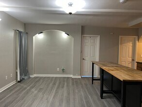 1820 Titus St in San Diego, CA - Foto de edificio - Building Photo