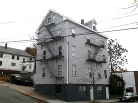 667 Charles St in Providence, RI - Foto de edificio - Building Photo