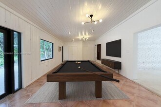 7132 SW 65th Ave in South Miami, FL - Building Photo - Building Photo