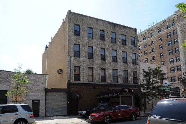 396 Gates Ave in Brooklyn, NY - Foto de edificio - Building Photo