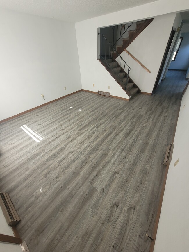 4226 Spruce Hills Dr in Cedar Falls, IA - Building Photo - Building Photo