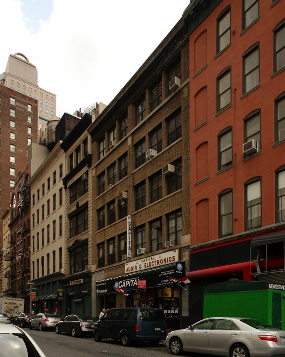 118-120 Duane St in New York, NY - Building Photo