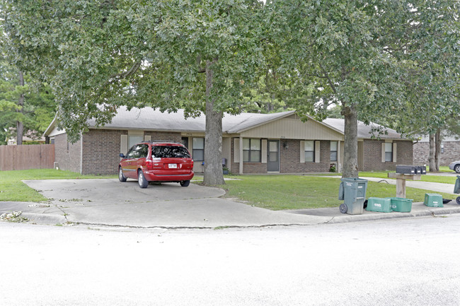 2906-2926 N Sunny Ln in Fayetteville, AR - Foto de edificio - Building Photo