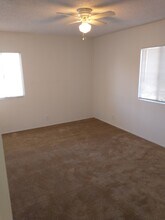 130 N Ivy Ave, Unit C in Monrovia, CA - Foto de edificio - Building Photo