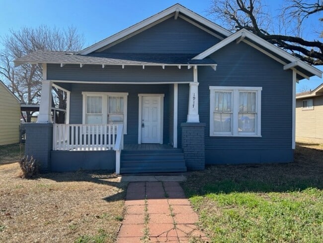 property at 1917 S 15th St