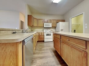 3316 Azalea Blossom Dr in Plant City, FL - Building Photo - Building Photo