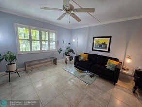 669 W Oakland Park Blvd in Wilton Manors, FL - Foto de edificio - Building Photo