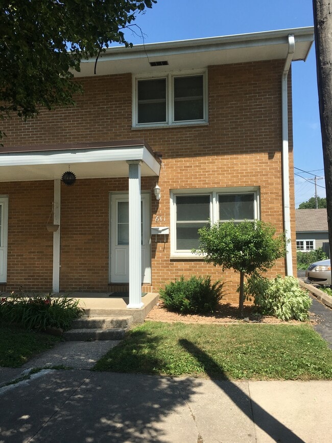 property at 611 Hood St