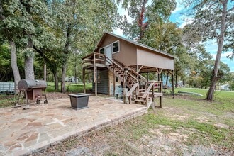 521 Northwood Dr in Pointblank, TX - Building Photo - Building Photo