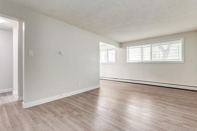 Lockwood Apartments in Edmonton, AB - Building Photo - Building Photo