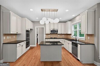 1863 Brackendale Rd NW in Kennesaw, GA - Building Photo - Building Photo