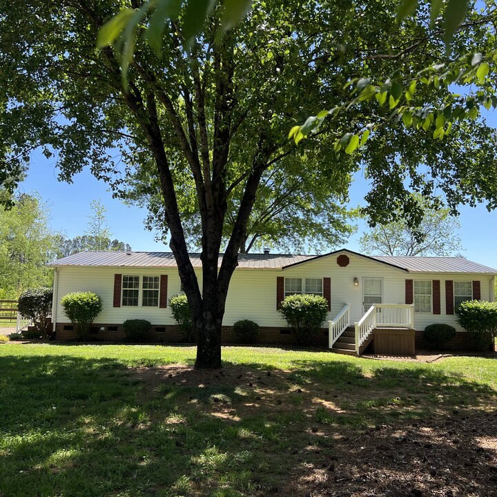 6548 Wingate Hill Rd in Denver, NC - Foto de edificio