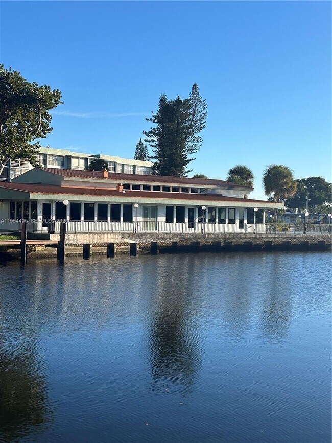 property at 2761 Taft St