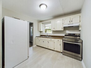 3609-3611 E 69th St in Kansas City, MO - Building Photo - Building Photo