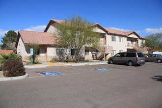 Agave Apartments in Phoenix, AZ - Building Photo - Building Photo