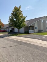 Georgetowne Square in Rochester, MN - Building Photo