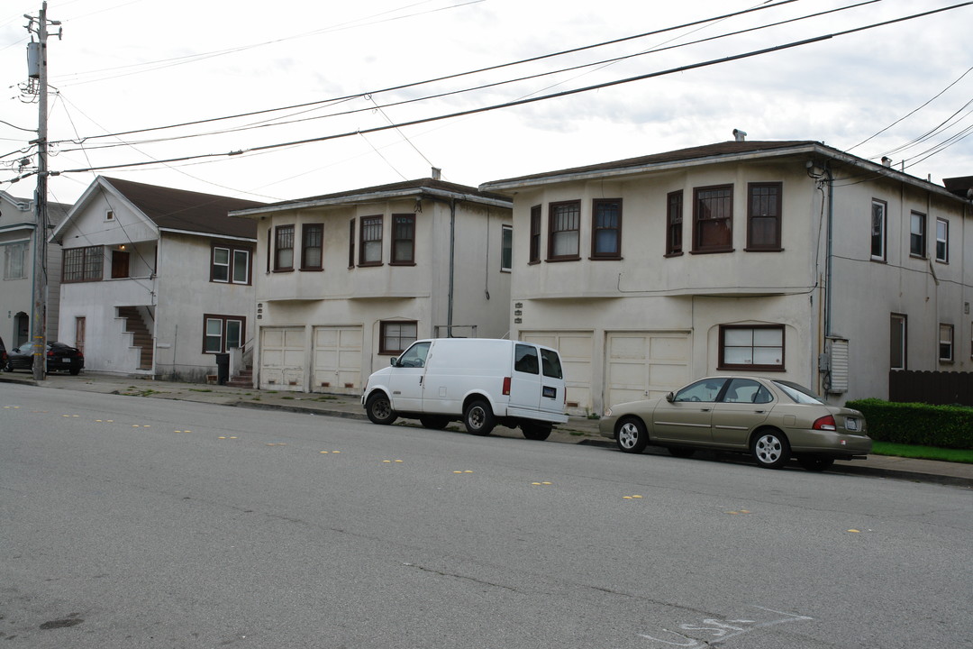 1051 Grand Ave in South San Francisco, CA - Building Photo