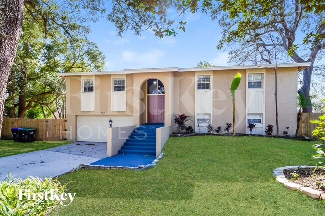 property at 8618 Vannoy Ct