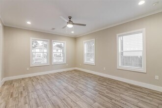 8219 Crestview Dr in Houston, TX - Building Photo - Building Photo