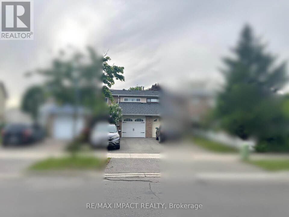 333 Braymore Blvd in Toronto, ON - Building Photo
