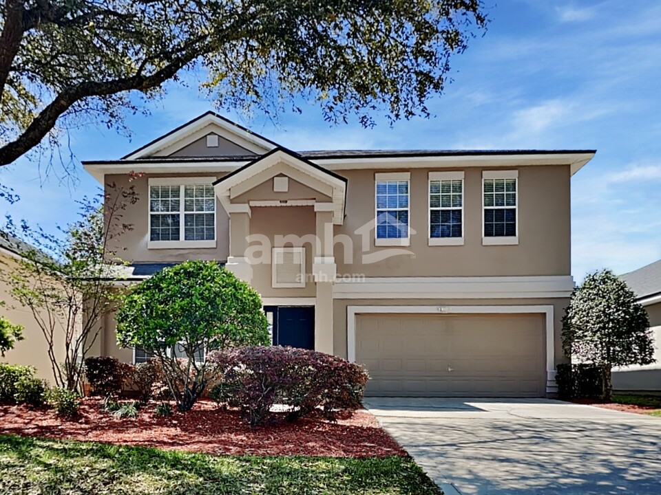 712 Bellshire Dr in Orange Park, FL - Building Photo