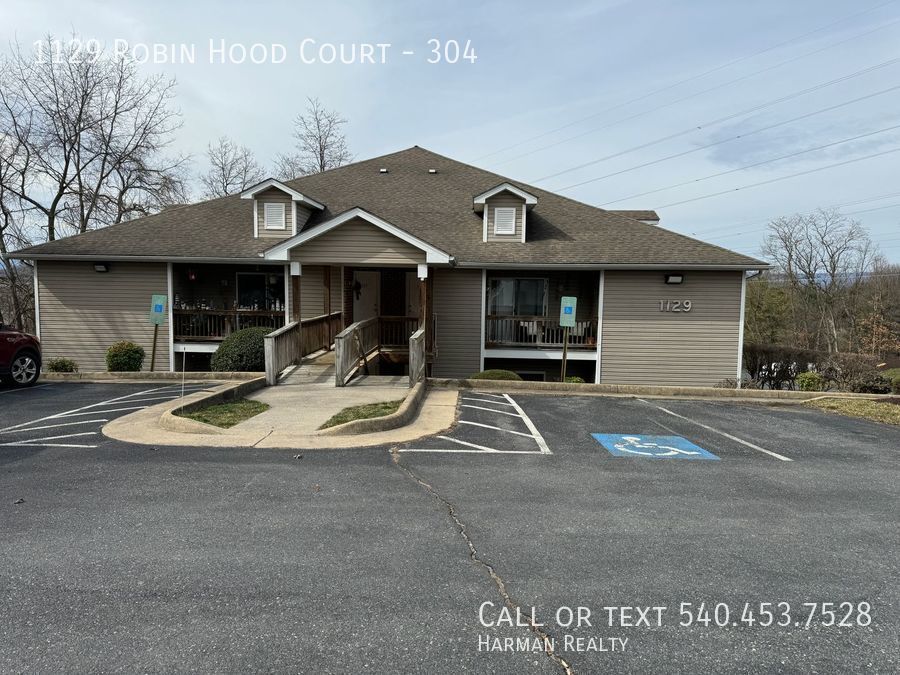 1129 Robin Hood Ct, Unit 304 in Harrisonburg, VA - Building Photo