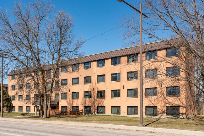 2200 Sainte-Foy Ch in Québec, QC - Building Photo - Building Photo