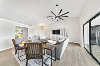 27 Bunker Terrace in Rotonda West, FL - Foto de edificio - Building Photo