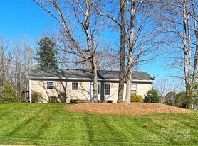 1304 Mollys Backbone Rd in Catawba, NC - Building Photo
